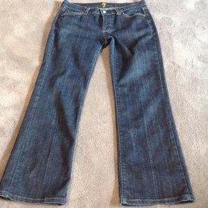 Size 30, 7 for all mankind.  30" inseam.